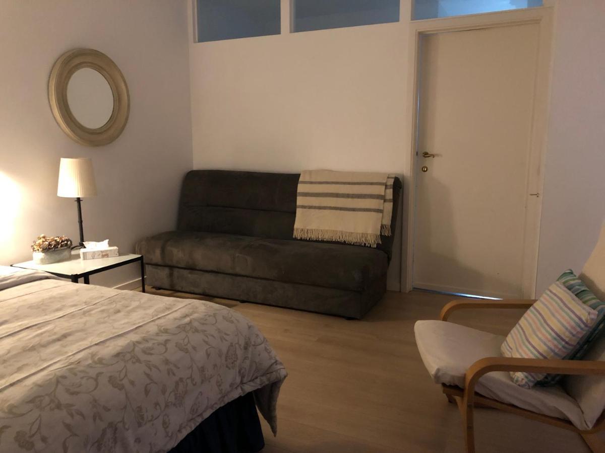 Cozy Guesthouse Loviano Esterno foto